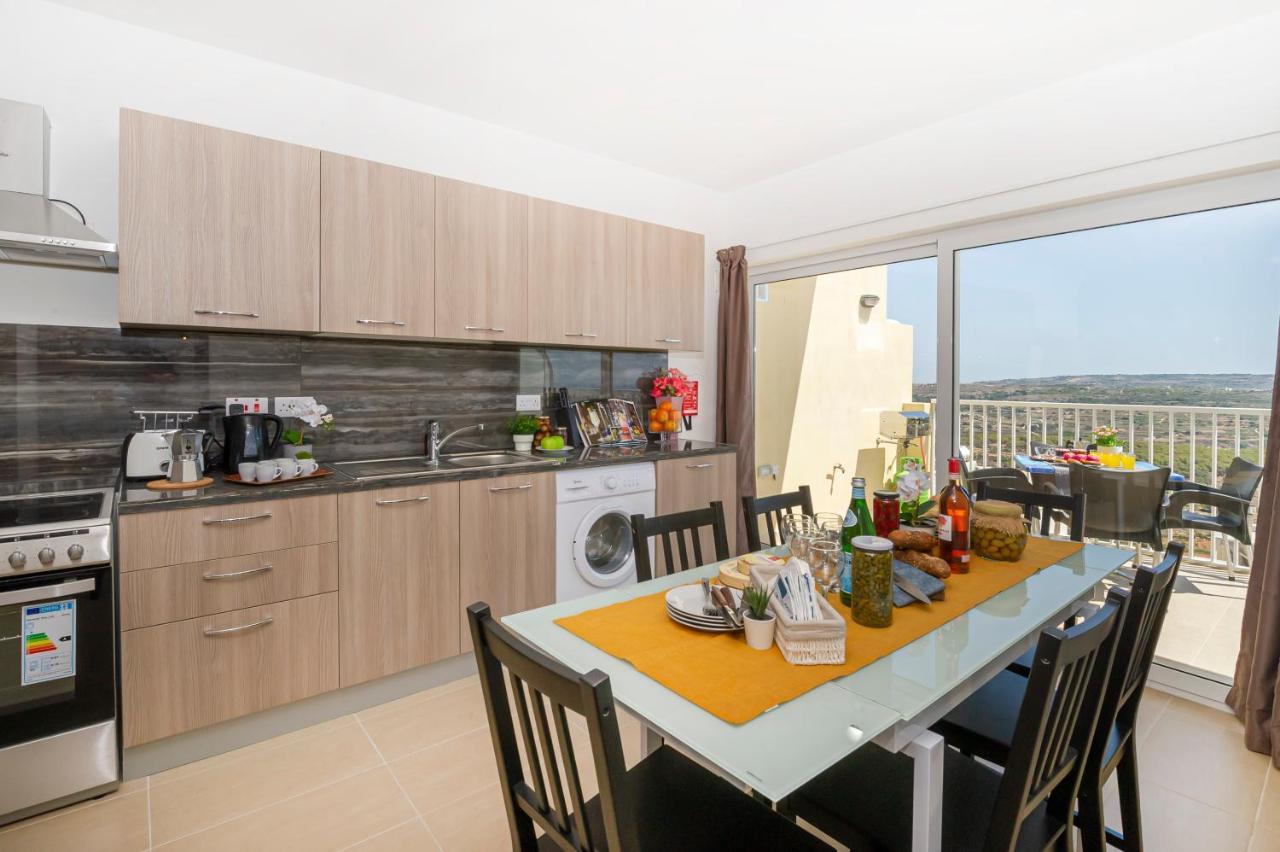 מליאהה Summer Breeze Apartment With Terrace With Panoramic Views - By Getawaysmalta מראה חיצוני תמונה